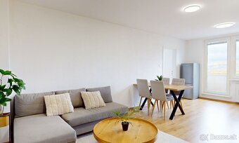 Moderný komplet zrekonštruovaný 3 izbový byt s balkónom - 3