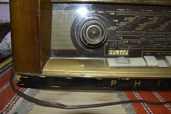predam velmi pekne starozitne radio PHILIPS - 3