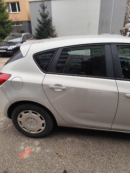 Opel Astra J 2011 - 3