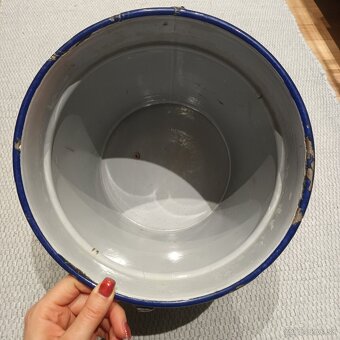 Menšie smaltované vedro - 3