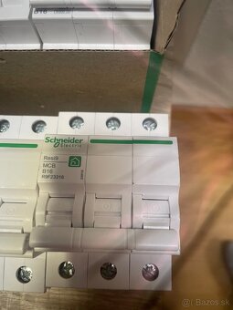 Elektroinštalačny material ističe - 3