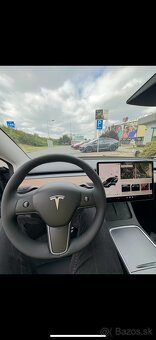 Tesla model 3 - 3