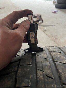 Pneu 245/45r19 - 3