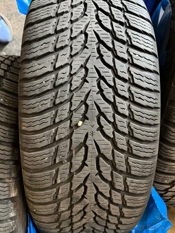 Zimné pneu Nokian 215/55 r17, DOT 3321 - 3