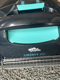 DOLPHIN LIBERTY 200 bezkáblový bazénový vysávač - 3