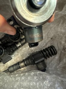 Audi a4 b7 2.0 Disel Vstreky Injektory BOSCH 8414720404 - 3