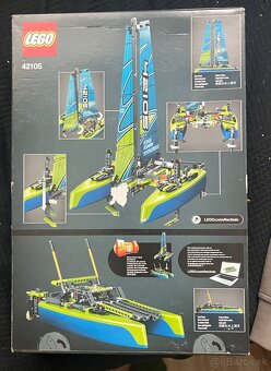 Lego Technic 42105 Catamaran - 3