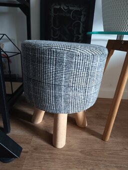Stolíky a taburetka - 3