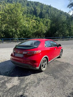 Honda Civic 1.4 benzín RV 2009 - 3