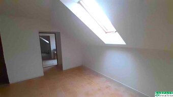 Na prenájom priestor pre služby, kancelárie... centrum Sereď - 3