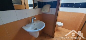 Prenájom priestoru s výkladom - námestie SNP, Zvolen - 3