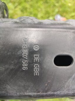 Vystuha zadneho naraznika VW Golf 2024 5H9807585 - 3