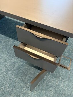 Kancelársky stôl na mieru - 3