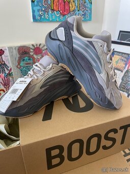 Yeezy Boost 700 v2 Tephra - 3