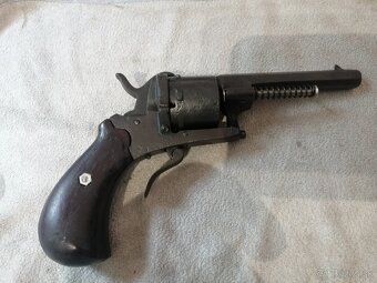 Predám revolver7mm lefoš - 3