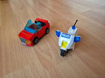 LEGO City 7288 Mobilná policajná stanica - 3