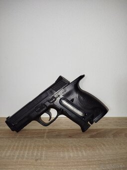 Pištoľ Smith & Wesson M&P9 - 3
