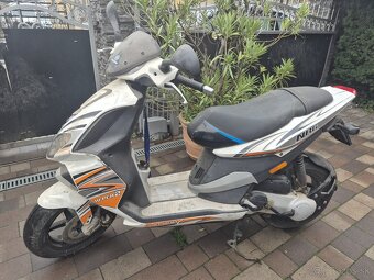 Predám  skúter piaggio - 3