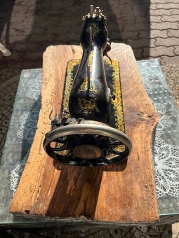 Singerka na stojane - 3