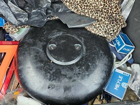 Predám alebo rozpredám Chevrolet cruze 1,8 bez motora. - 3