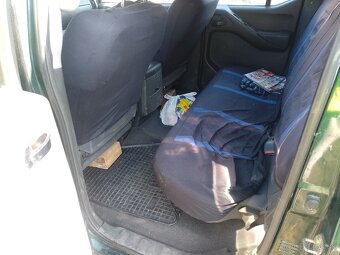 Predám Nissan Navara D40 4x4 ročník 2007 - 3