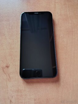 iPhone XS 64 GB – 120 € (dohoda možná)
 - 3