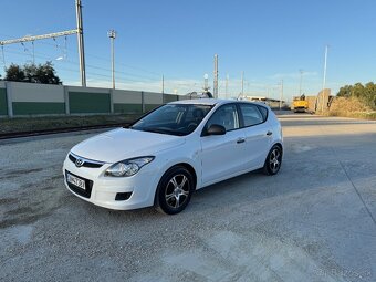 Hyundai i30 1.4 Benzín 92000km Nová STK Ek - 3