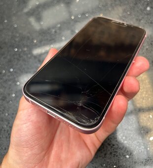 iPhone 15 256GB - 3