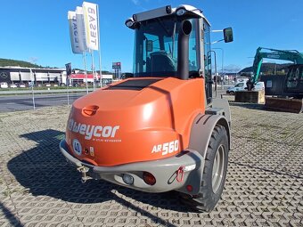 kĺbový nakladač - 3