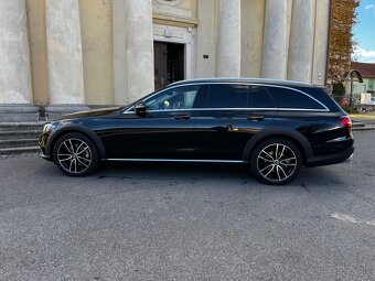 Mercedes Benz E220d All Terrain 4matic 11/2019 Historia MB - 3