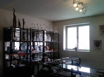 Pulty do predajne - 3