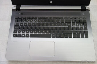 HP Pavilion 15 - 3