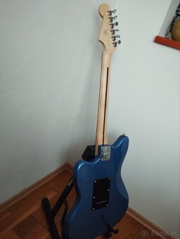 Squier Jazzmaster - Lake Placid Blue - 3