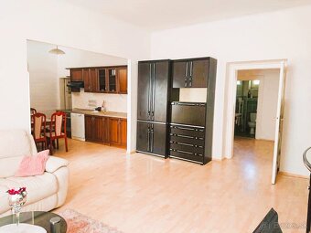Zvolen, mesto – 3-izbový byt s loggiou a komorou, 85 m2 - 3