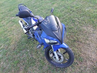 Honda 125 CBR - 3