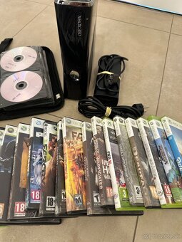 Predám Xbox 360 flash 250GB - 3