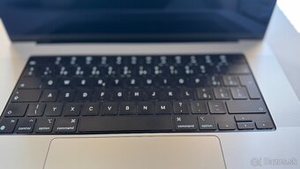 Predám MacBook Pro 16" M1 Pro, 16GB RAM, 1TB SSD, batéria 8 - 3