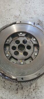 Predám spojku s dvojhmotou na seat alhambra - 3