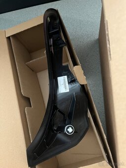 BMW G30 LCi Odtokové lišty,kryt zadných svetiel - 3