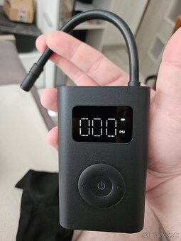 xiaomi portable electric air compressor 2 - 3