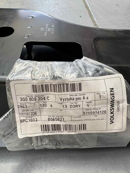 VW Passat B8 Výstuha A Stĺpik - 3