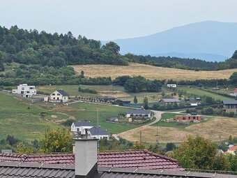 Stavebný pozemok 1 hod od BA; s výhľadom na Veľkú Javorinu. - 3