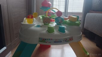 Interaktivny stolik s hrackami - 3