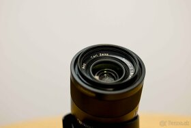 Sony E ZEISS Sonnar 24mm f/1.8 - 3