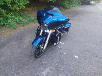 2018 Harley-Davidson Street Glide 115th Anniversary - 3