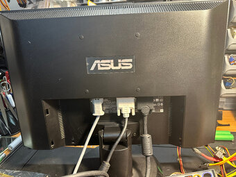 Asus VW192S 19'' LCD - 3