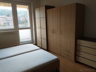 Prenajmem 1 izb. byt s loggiou neďaleko centra - 3