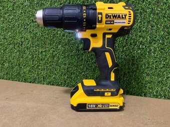 Dewalt Aku príklepová vŕtačka DCD778 - 3
