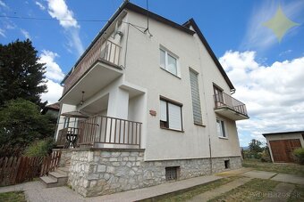 Priestranný rodinný dom v tichej ulici obce Chrastince, okre - 3