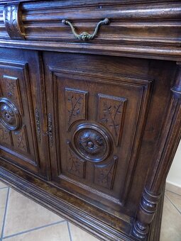 Starožitný príborník - 3